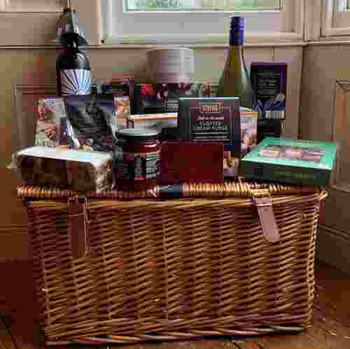 Christmas Hampers, Parties and Gifts to Employees