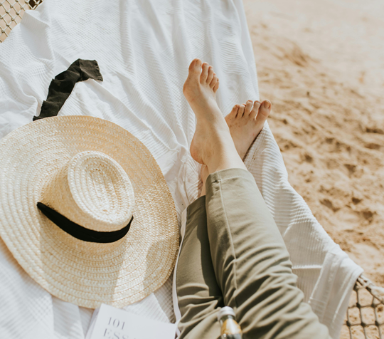 Summer Wellbeing Tips: Don’t let the fear of an overwhelming inbox spoil your holiday!