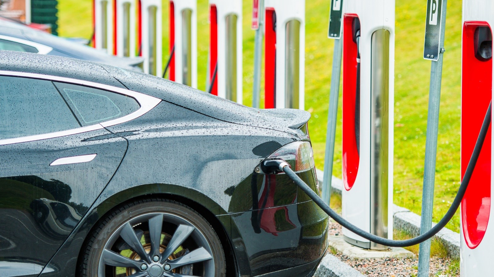 Electric Car Benefits for Business: Drive Profits Up!